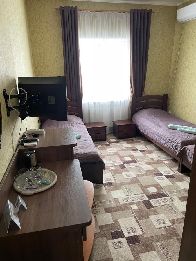 Отель "Natali" ムィコラーイウ エクステリア 写真